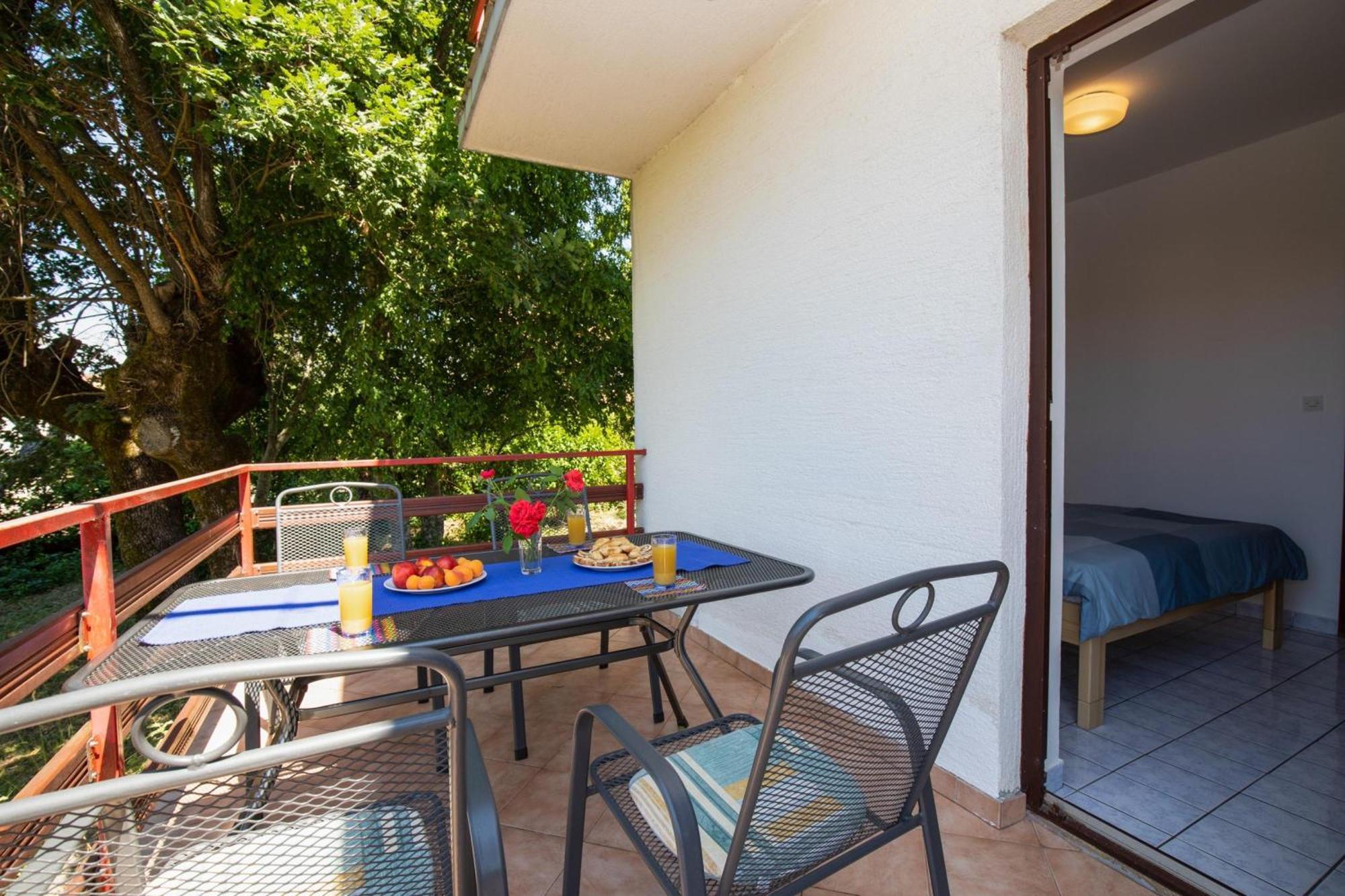 Apartments Brankica Island - Happy Rentals Vantacici Exterior photo