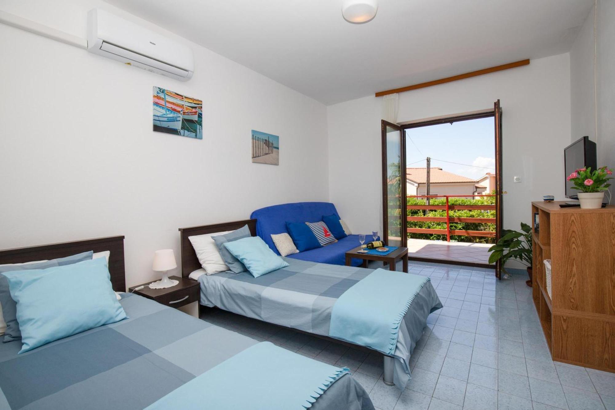 Apartments Brankica Island - Happy Rentals Vantacici Exterior photo